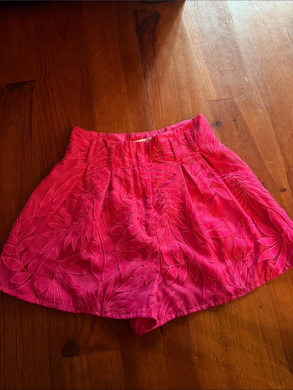 DO+BE Hot Pink Leaf-Print Shorts Size Small